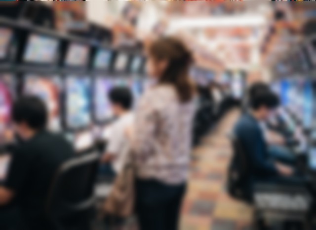 人妻パチンコ屋フェラ